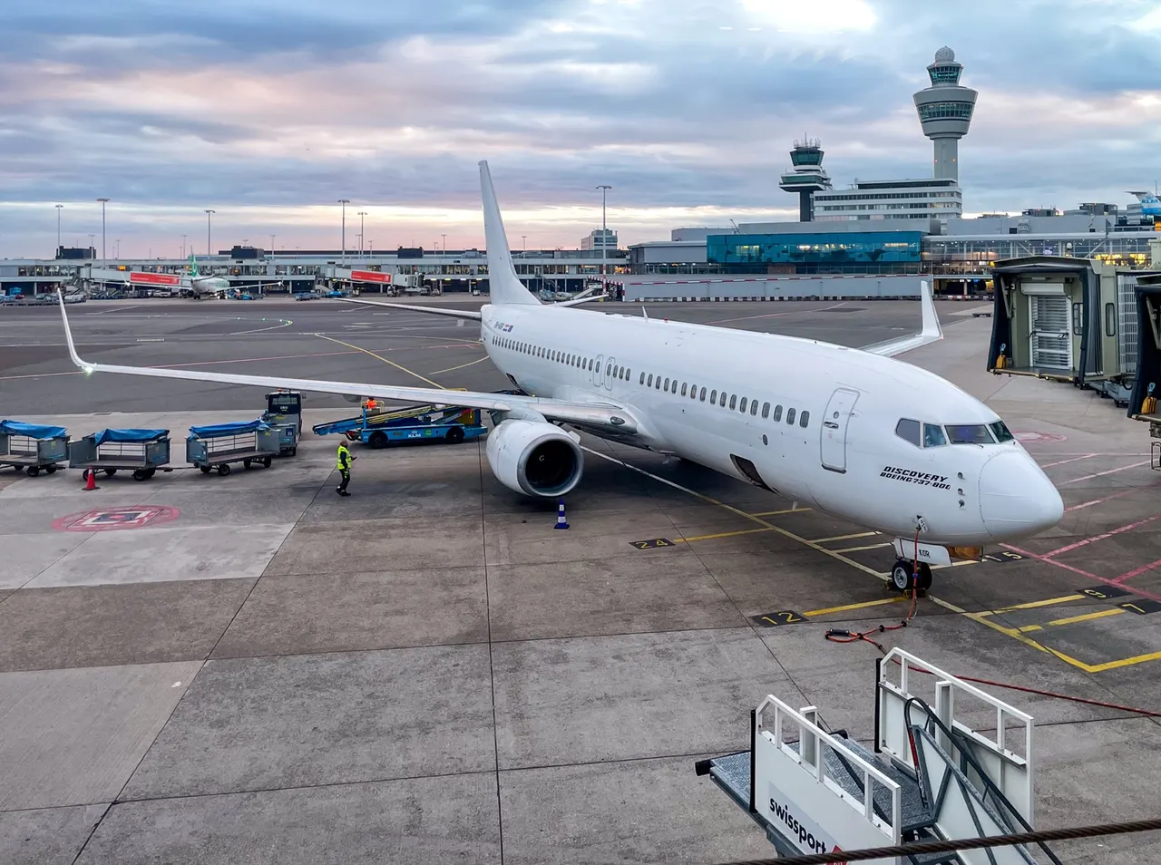 Netherlands Airport Baggage Handler, Ground Staff, Security Guard, Cleaner, Housekeeping, and Driver Jobs 2026 – Salary, Requirements, and Application Process