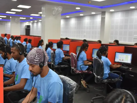 10th Pass & No Experience? Top Jobs Hiring Across India