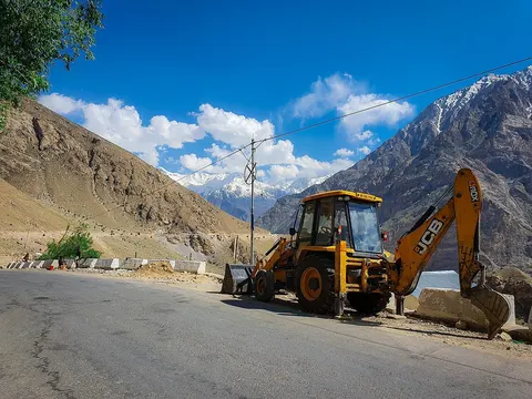JCB India Ballabgarh & Pune Plant Jobs 2026 – Production Operator, Welder, Painter & ITI Roles